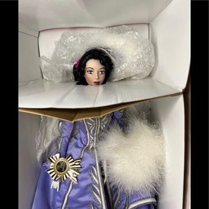 EXTREMELY RARE Bob Mackie Legendary Beauties Winter Boxed #615